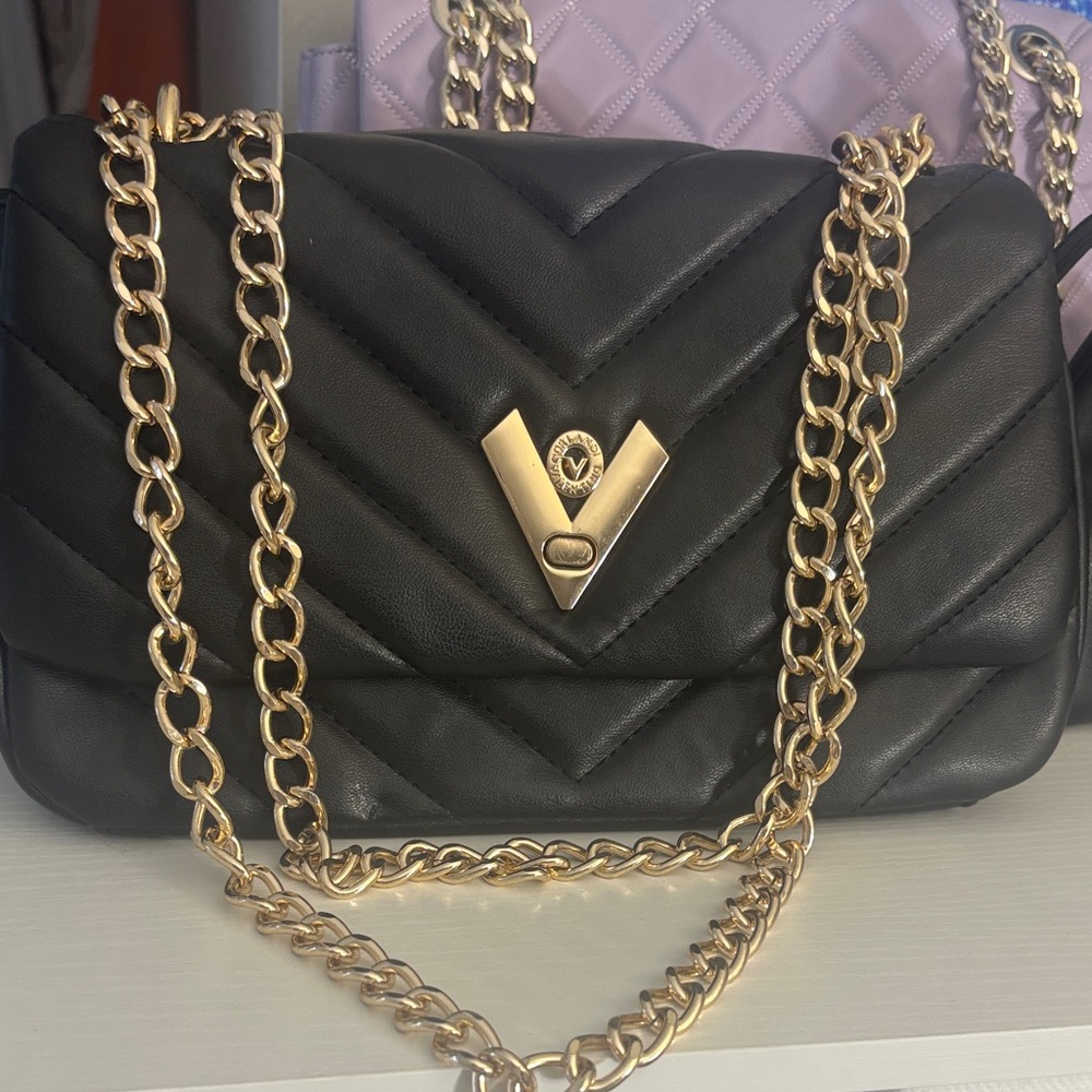 Elegant Black Quilted Chain Bag